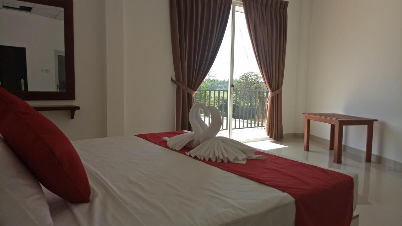 Grand Riverine Bed & Breakfast Kotugoda Екстериор снимка